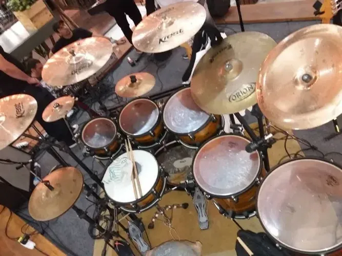 BATERIA COMPLETA: RMV Concept X5 + Caixa Mapex + 9 Pratos + Pedal Duplo MAPEX + Banco