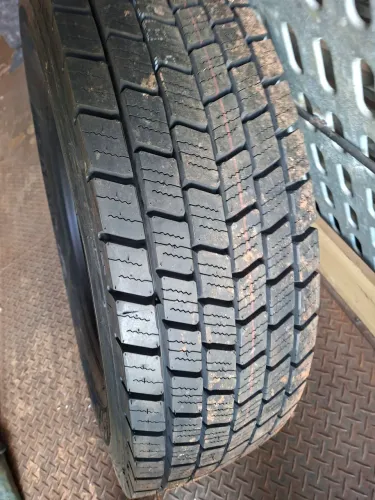 Pneu 275