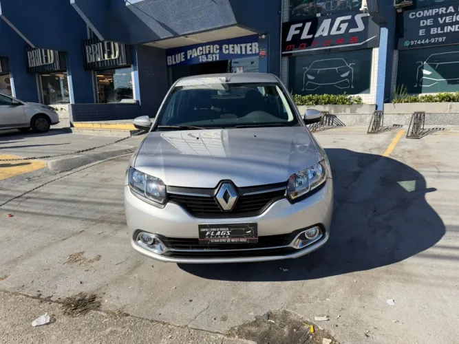 Renault Logan Dynamique Hi-flex 1.6 8V 4P 2015