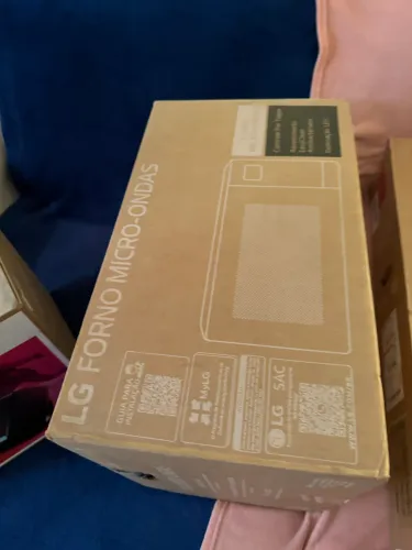 O micro-ondas LG MS3043BRA na cor prata leva a evolução para sua cozinha. São 30L