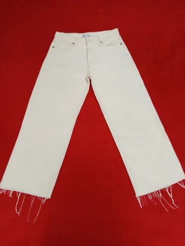 Calça Zara Feminina 36 Nova importada Jeans cor Marfim Bege Claro Combina com Tudo