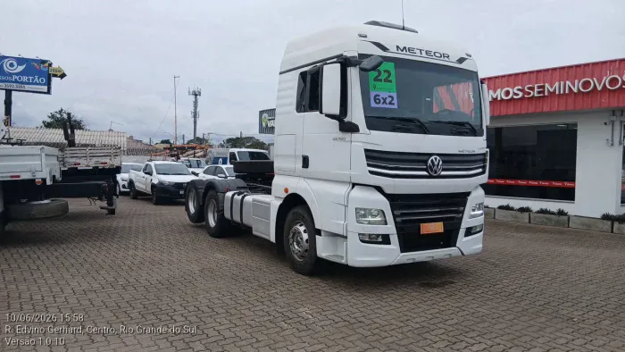 Volkswagen 28.460 Meteor 6x2 2021/2022 Vamos Seminovos São Leopoldo