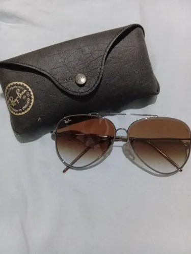 Óculos Rayban para vender, ótima oportunidade.