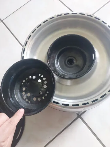 Vendo grill elétrica 200 reais pra sair logo em perfeito estado usado apenas uma vez