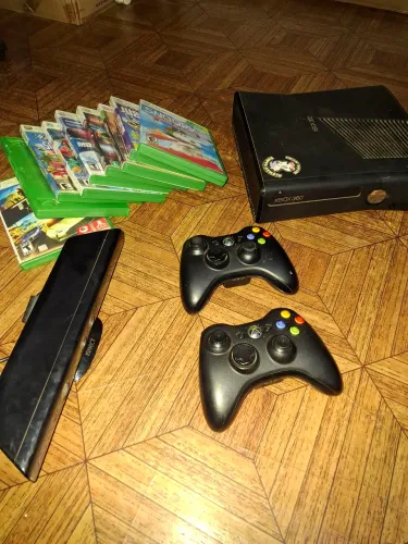 Xbox 360 S, com kinect, e mais 10 jogos inclusos