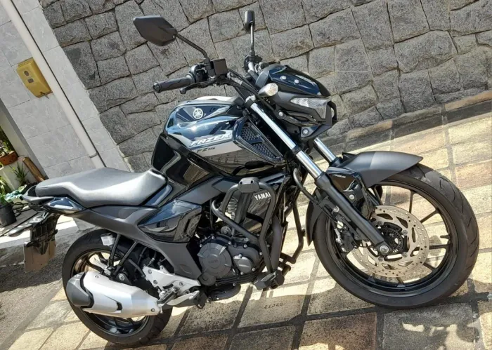 Moto Fazer Fz15