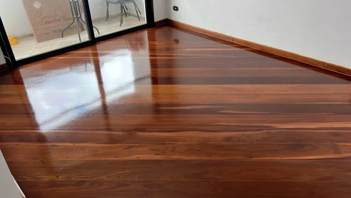Venha renovar seu assoalho , APLICADORA JM .