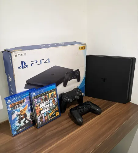 PS4 SLIM 1TB + 2 CONTROLES + DOIS JOGOS E COM CAIXA!!
