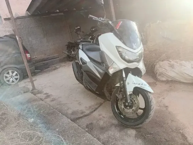 Vendo ou troco moto tem passagem por leilão ta em dias recibo reconhecido no meu nome 1198