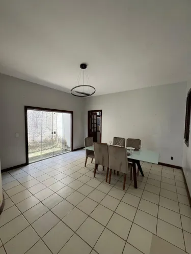 Casa com 580m² em localização privilegiada no Olho dÁgua