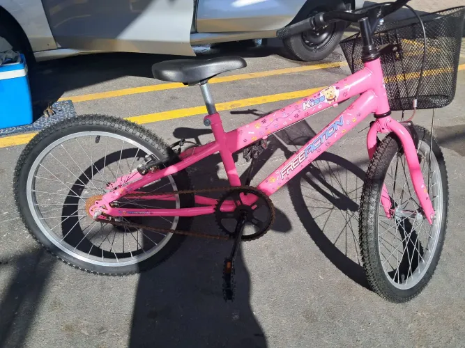 Vendo Bike rosa aro 20 infantil meninas 