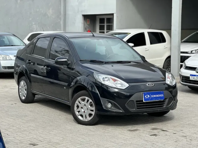 Ford Fiesta Sedan SE 1.6 8V Flex 4P 2014