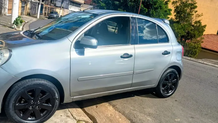Nissan March SV 1.6 16V Flex Fuel 2013