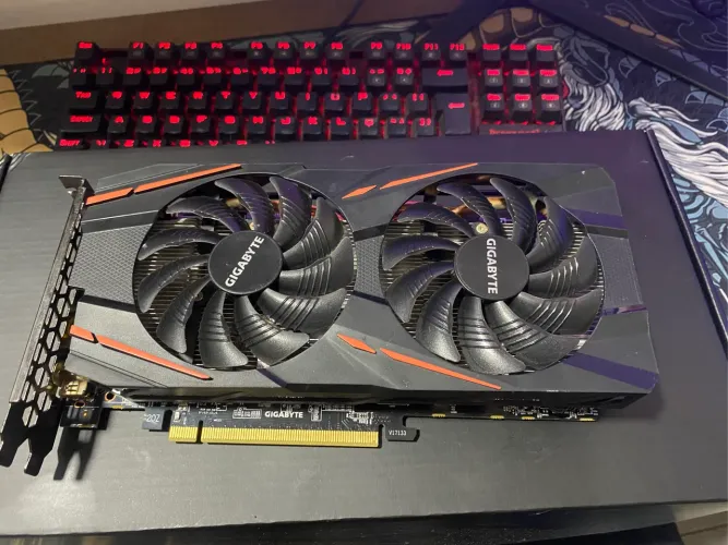 Placa de vídeo RX580 GIGABYTE
