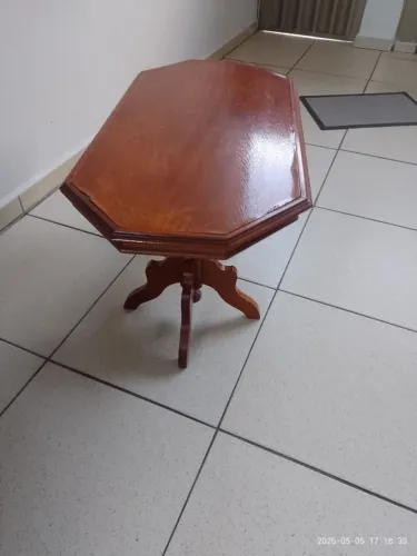 Mesa centro de madeira