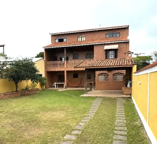 Imóvel para venda tem 160 metros quadrados com 3 quartos