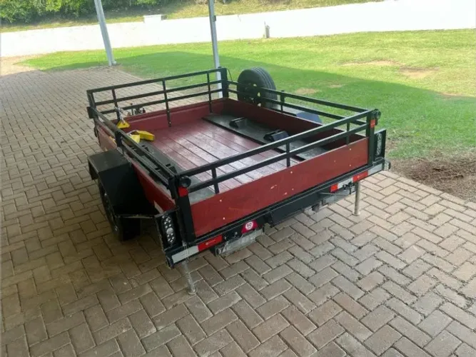 Carreta Fazendinha Rodoviária com rampa embutida