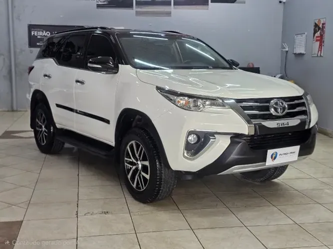 Toyota Hilux SW4 SR 4X2 2.7/ 2.7 Flex 16V Aut. 2017