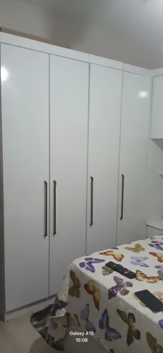 Guarda roupas excelente estado e uma sapateira grande