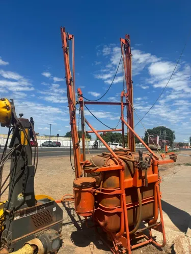 Pulverizador 600 Litros Jacto 12 metros de barras usado