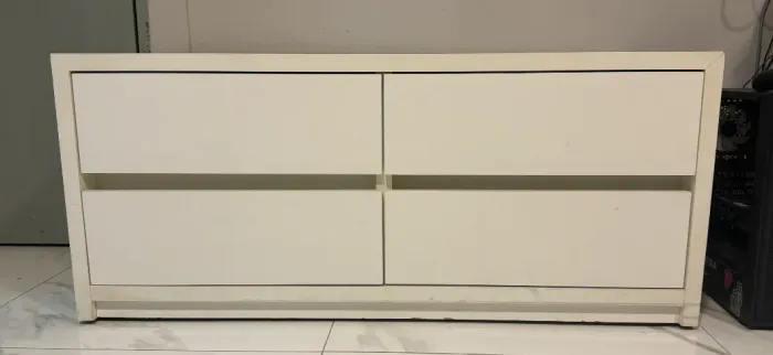 Cômoda 4 gavetas