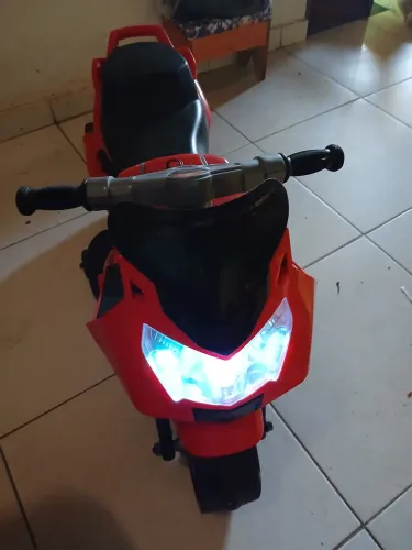 Moto infantil elétrica