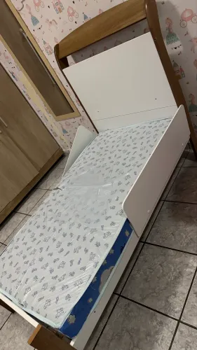 Cama infantil com colchão