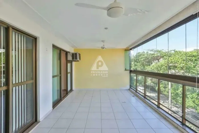 Apartamento residencial 3 quartos de frente, (1 suíte) e 3 vagas na Barra da Tijuca, RJ