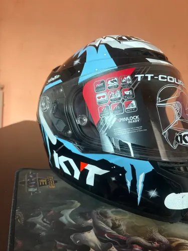 Capacete KYT 600