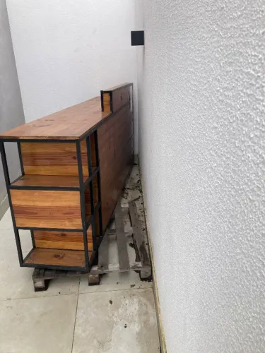 Balcão de bar e cafeteira
