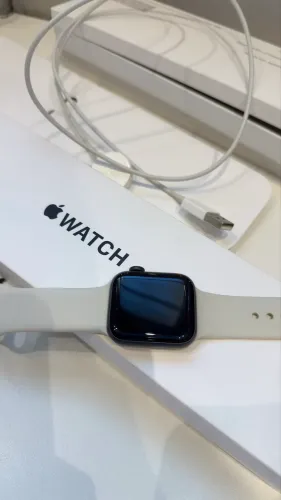 Apple Watch SE space gray