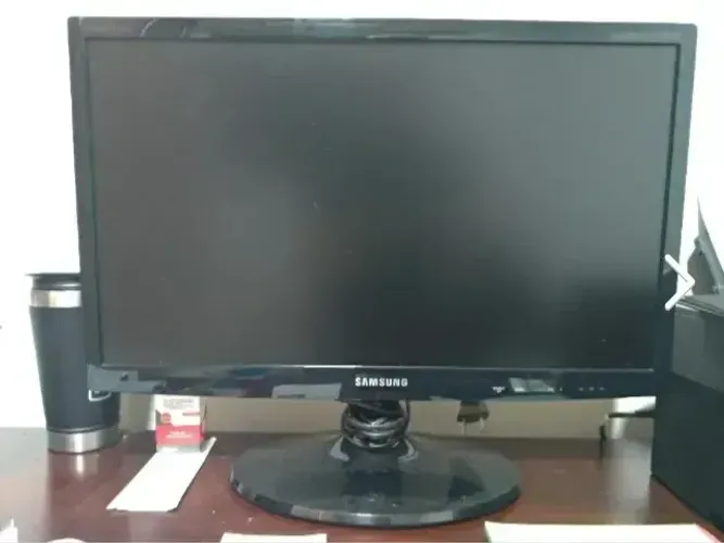 Monitor Samsung 21' - Vendo 370,00