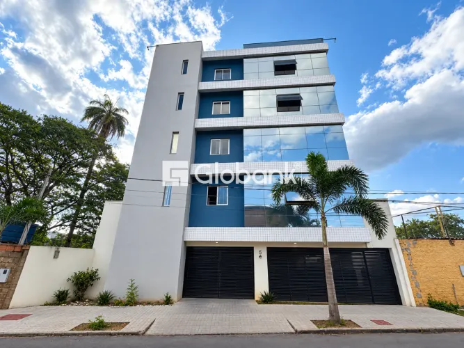 Aluga-se excelente apartamento no bairro Todos os Santos, em localização privilegiada!