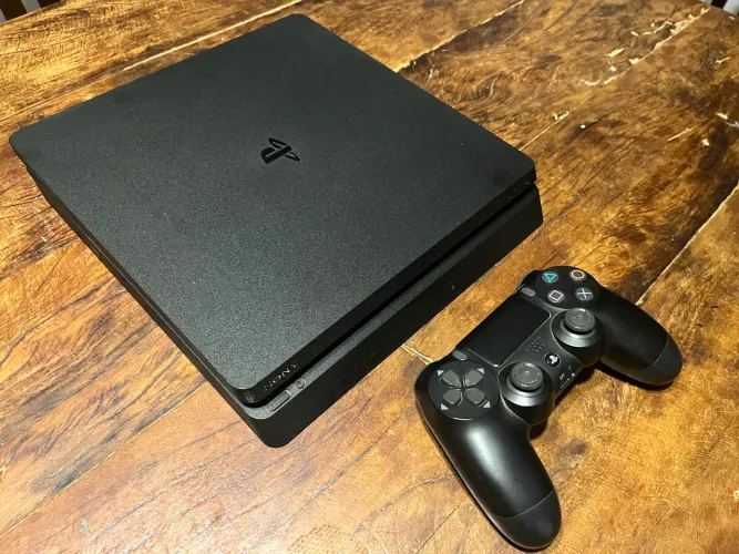 PlayStation 4 Original (Fat) Model CUH-2115A (inclui 02 controles)