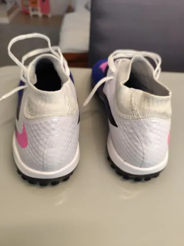 Chuteira society Nike Phantom masculino