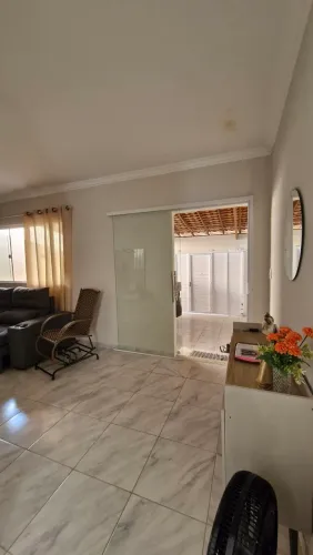 Vendo casa c/ e quartos e piscina no Maiobão 