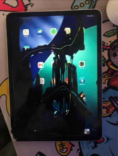 iPad Pro (11pol) 4ºgen 128gb chip M2. Tela preta mas em funcionamento 100%