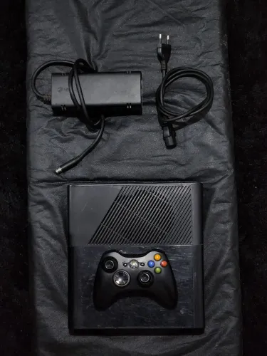 Xbox 360 super slim desbloqueado