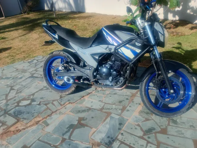 Vende se essa moto 