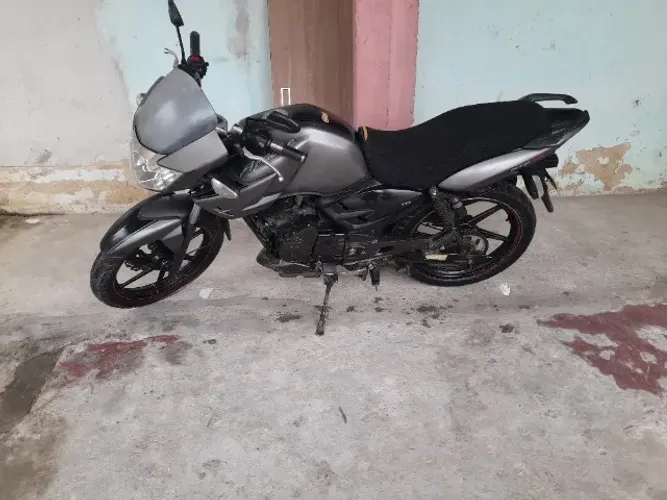 Moto Apache 150 CC Dafra.