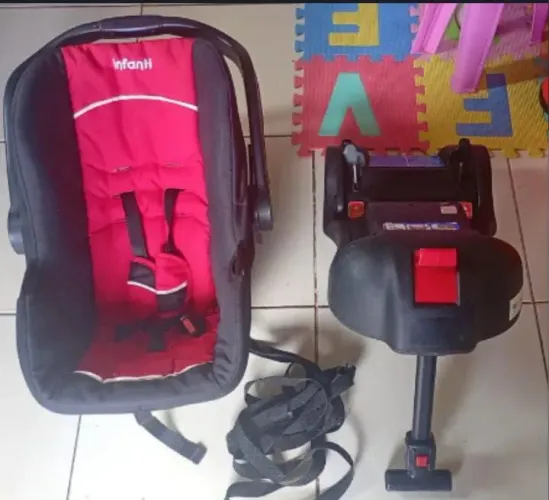 Cadeirinha - bebê conforto (carro)