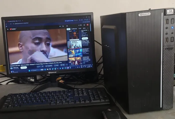 PC - Computador i5 com SSD, 16GB de RAM e monitor de 20"