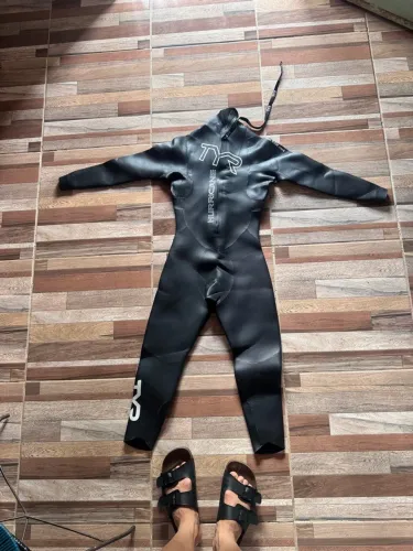 ROUPA DE BORRACHA TYR HURRICANE CAT 1 MASCULINA ? TAMANHO M
