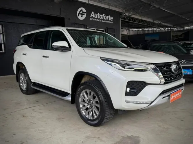 Toyota Hilux SW4 SRX 4X4 2.8 TDI 16V Dies. Aut. 2021