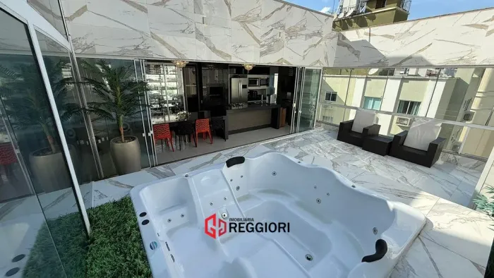 COBERTURA TRIPLEX 4 SUÍTES 4 VAGAS CENTRO BC