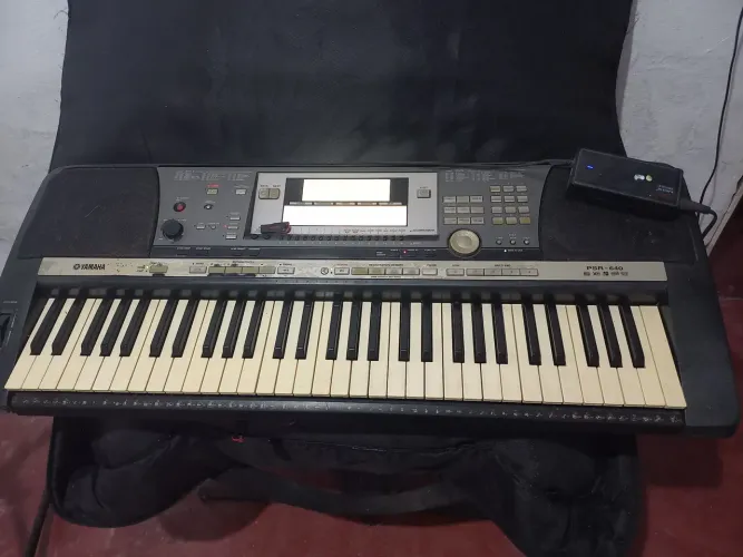 Teclado Yamaha psr640