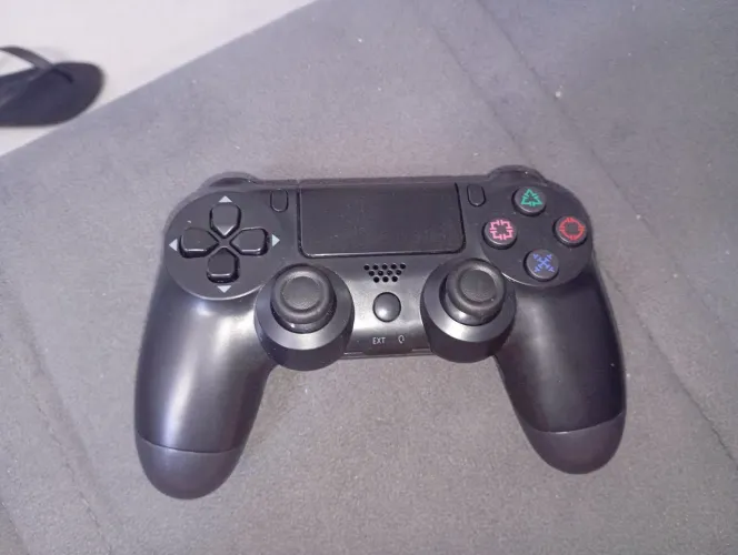 Controle de ps4 funcionando a cabo