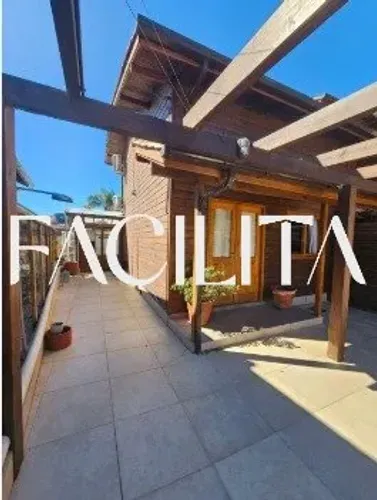 Casa com 2 quartos no bairro Porto da Lagoa, Florianópolis