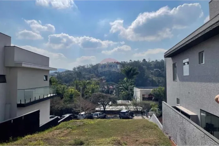 Terreno no New Ville na frente clube: 311m² de Oportunidade!