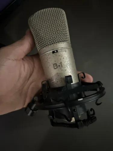 MICROFONE CONDENSADOR BEHRINGER B1